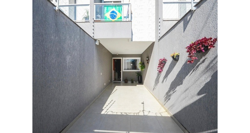  Sobrado à venda no Bairro do Parque São Domingos na Rua Armando Martino