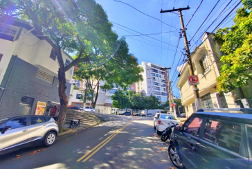 Sobrado à venda no Bairro da Vila Anglo Brasileira na Rua Professor Ciridião Buarque,