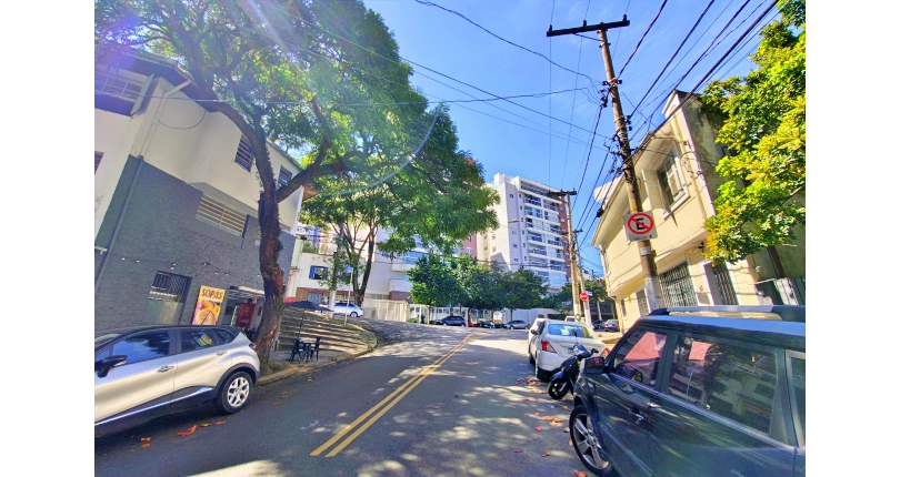 Sobrado à venda no Bairro da Vila Anglo Brasileira na Rua Professor Ciridião Buarque,