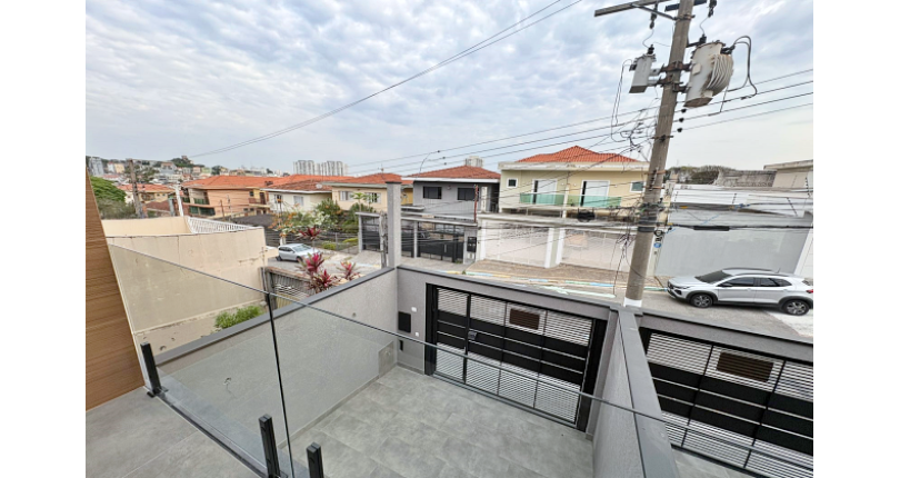 Sobrado novo à venda no Bairro do Parque São Domingos na Rua Eurípedes Torres 94