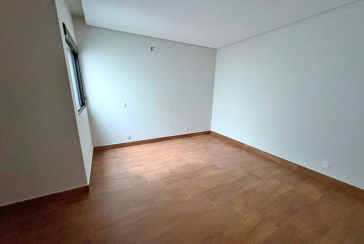 Sobrado novo à venda no Bairro do Parque São Domingos na Rua Eurípedes Torres 94