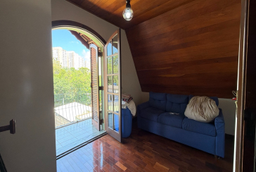Sobrado à venda no Bairro do Jardim Regina na Rua Benedito Lacerda,