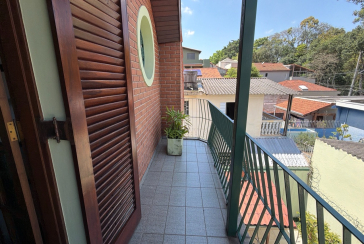 Sobrado à venda no Bairro do Jardim Regina na Rua Benedito Lacerda,
