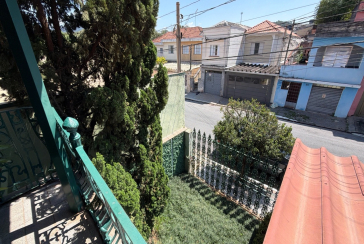 Sobrado à venda no Bairro do Jardim Regina na Rua Benedito Lacerda,