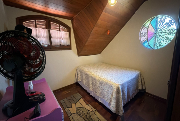 Sobrado à venda no Bairro do Jardim Regina na Rua Benedito Lacerda,