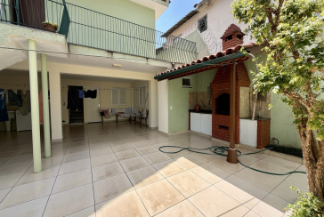 Sobrado à venda no Bairro do Jardim Regina na Rua Benedito Lacerda,