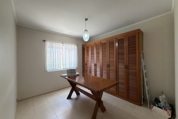 Sobrado à venda no Bairro do Jardim Regina na Rua Benedito Lacerda,