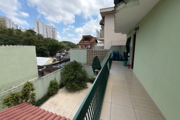 Sobrado à venda no Bairro do Jardim Regina na Rua Benedito Lacerda,