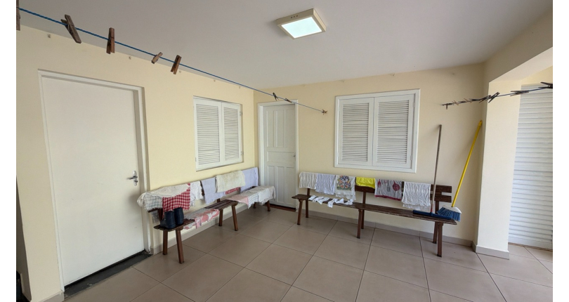 Sobrado à venda no Bairro do Jardim Regina na Rua Benedito Lacerda,