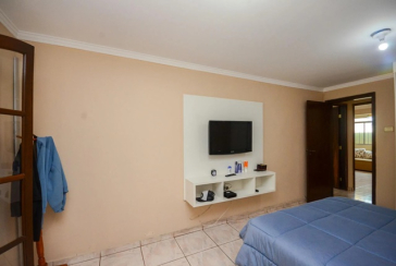 Casa Térrea à venda no Bairro do Parque São Domingos na Rua Homero Sales