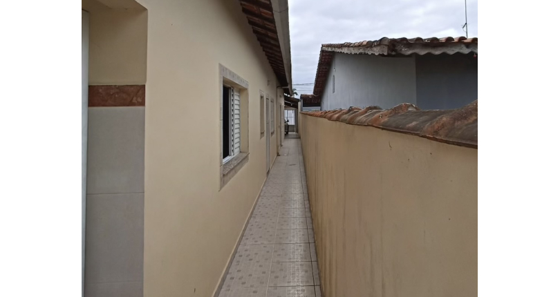 Casa à venda em Mongaguá no Bairro do Balneário Plataforma II, na Avenida Munhoz Miguel Bonilha