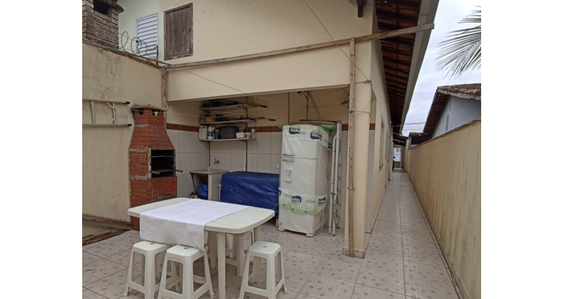 Casa à venda em Mongaguá no Bairro do Balneário Plataforma II, na Avenida Munhoz Miguel Bonilha