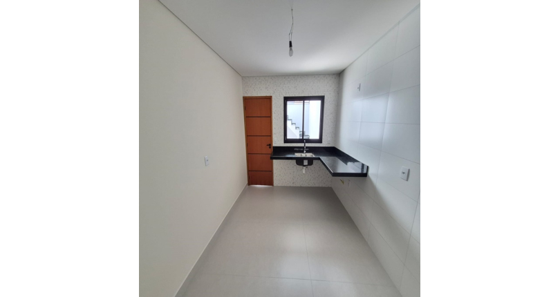 Sobrado novo à venda no Bairro da Vila Santa Edwiges na Rua Cipriano de Góis 54