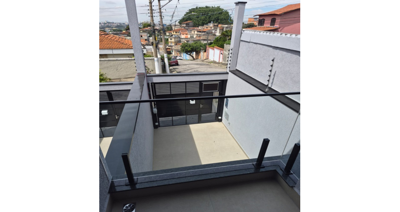 Sobrado novo à venda no Bairro da Vila Santa Edwiges na Rua Cipriano de Góis 54