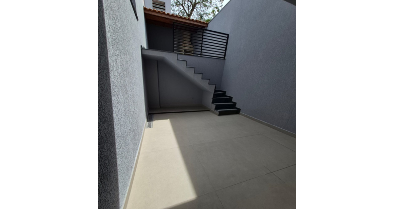 Sobrado novo à venda no Bairro da Vila Santa Edwiges na Rua Cipriano de Góis 58