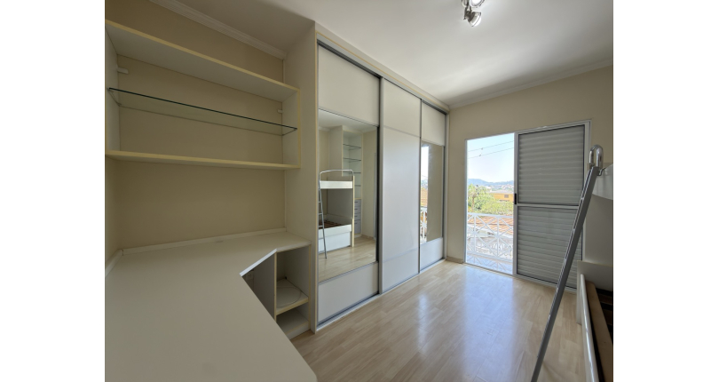  Sobrado à venda no Bairro do Parque São Domingos na Rua Luís Piccoli,
