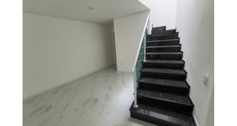 Sobrado novo à venda no Jardim Maristela na Rua Coronel Augusto Machado 40
