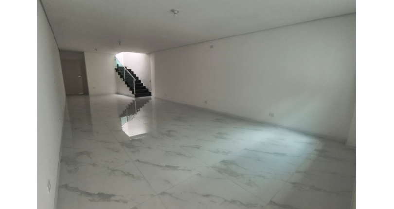 Sobrado novo à venda no Jardim Maristela na Rua Coronel Augusto Machado 40