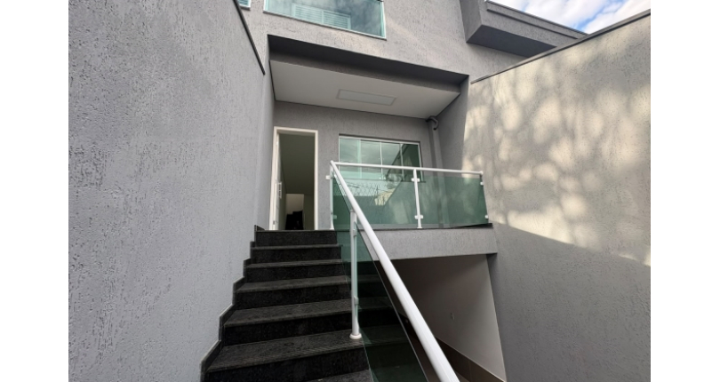  Sobrado novo à venda no Bairro do Jardim Maristela na Rua Coronel Augusto Machado 44,