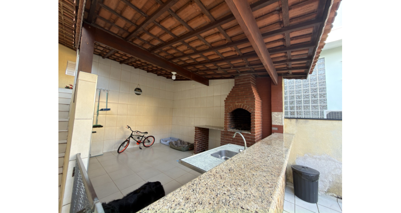 Casa à venda no Bairro do Jardim Regina na Rua Júlio Porto Carrero
