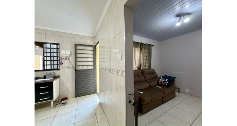 Casa à venda no Bairro do Jardim Regina na Rua Júlio Porto Carrero