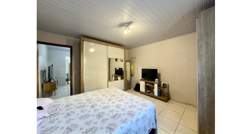 Casa à venda no Bairro do Jardim Regina na Rua Júlio Porto Carrero