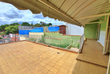 Casa Térrea Ampla à venda no Bairro do Jardim Maristela na Rua Coronel Augusto Machado