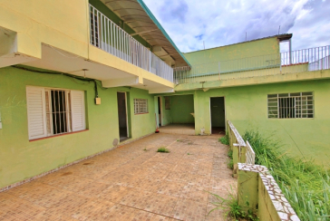 Casa Térrea Ampla à venda no Bairro do Jardim Maristela na Rua Coronel Augusto Machado