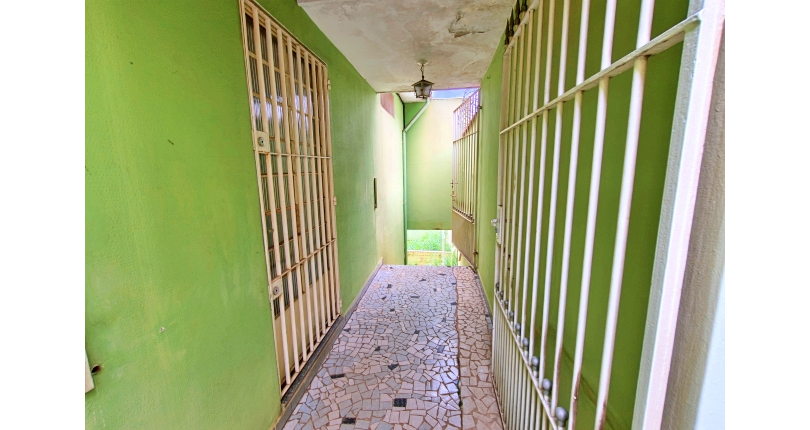 Casa Térrea Ampla à venda no Bairro do Jardim Maristela na Rua Coronel Augusto Machado