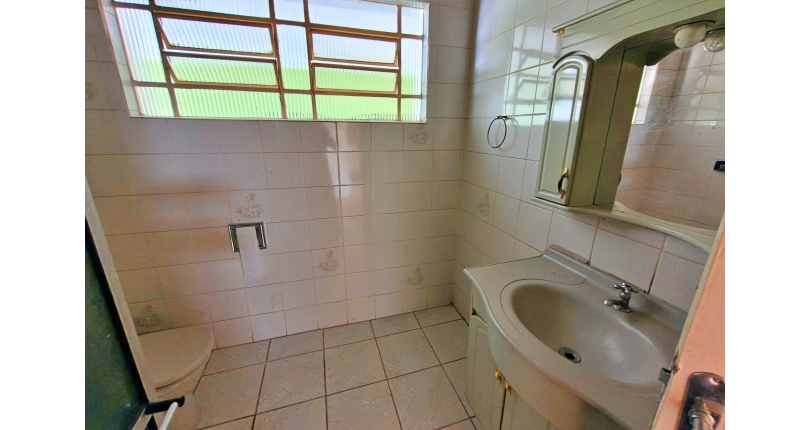 Casa Térrea Ampla à venda no Bairro do Jardim Maristela na Rua Coronel Augusto Machado