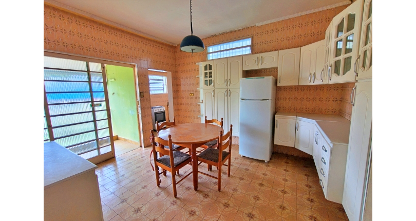 Casa Térrea Ampla à venda no Bairro do Jardim Maristela na Rua Coronel Augusto Machado