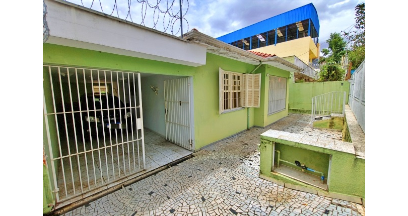Casa Térrea Ampla à venda no Bairro do Jardim Maristela na Rua Coronel Augusto Machado