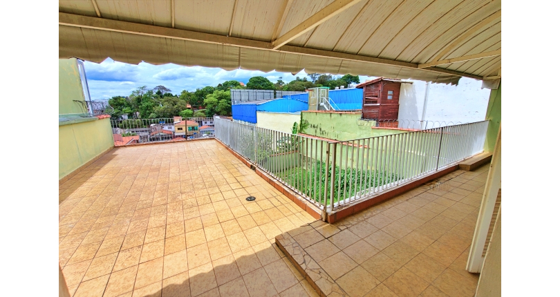 Casa Térrea Ampla à venda no Bairro do Jardim Maristela na Rua Coronel Augusto Machado