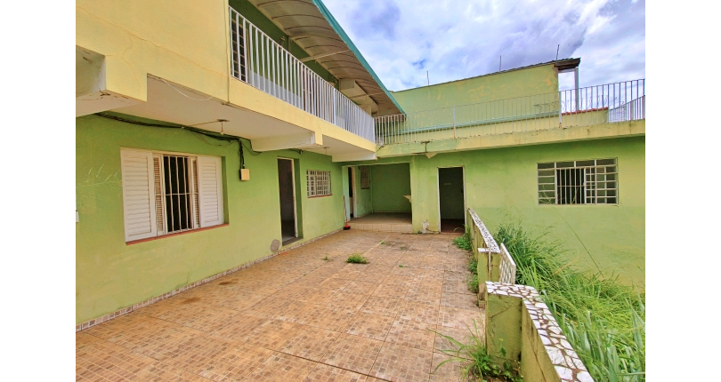 Casa Térrea Ampla à venda no Bairro do Jardim Maristela na Rua Coronel Augusto Machado