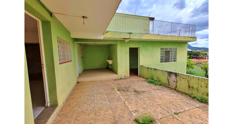 Casa Térrea Ampla à venda no Bairro do Jardim Maristela na Rua Coronel Augusto Machado