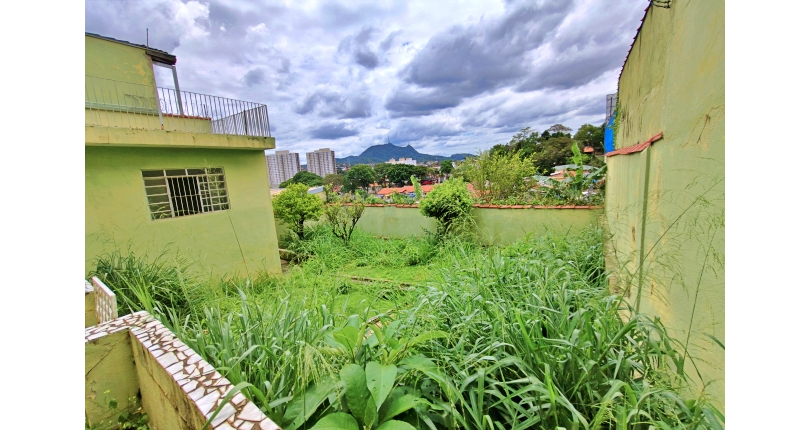 Casa Térrea Ampla à venda no Bairro do Jardim Maristela na Rua Coronel Augusto Machado