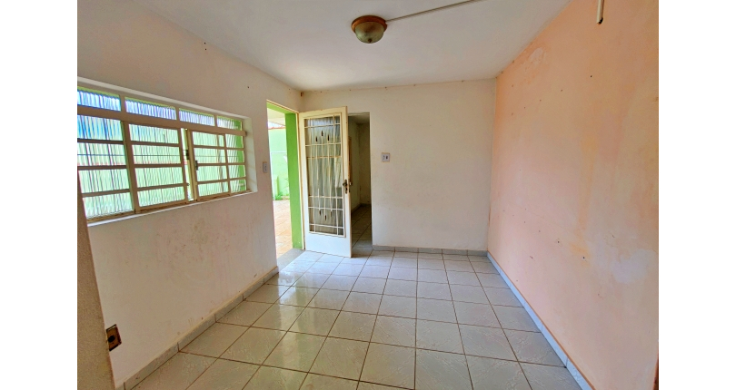 Casa Térrea Ampla à venda no Bairro do Jardim Maristela na Rua Coronel Augusto Machado