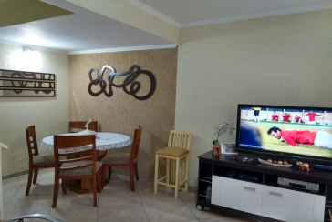 Belo Sobrado à Venda no Parque Maria Domitila na Rua Antônio Félix Pacheco