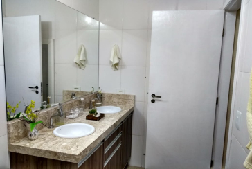 Belo Sobrado à Venda no Parque Maria Domitila na Rua Antônio Félix Pacheco