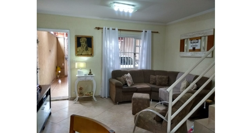 Belo Sobrado à Venda no Parque Maria Domitila na Rua Antônio Félix Pacheco