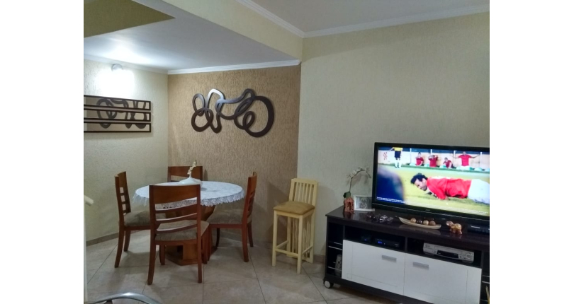 Belo Sobrado à Venda no Parque Maria Domitila na Rua Antônio Félix Pacheco