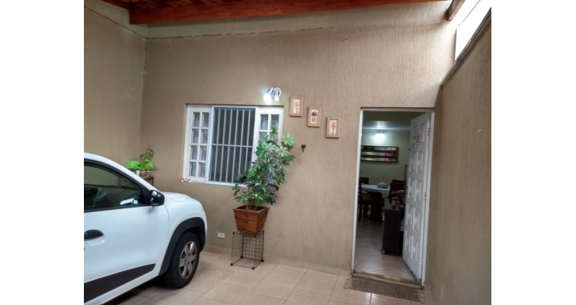 Belo Sobrado à Venda no Parque Maria Domitila na Rua Antônio Félix Pacheco