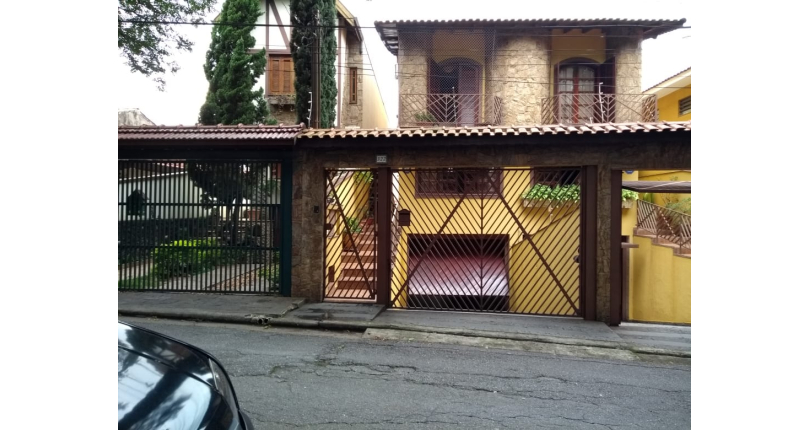 Sobrado à venda no City America na Avenida do Anastácio