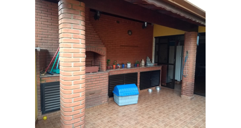 Sobrado à venda no City America na Avenida do Anastácio